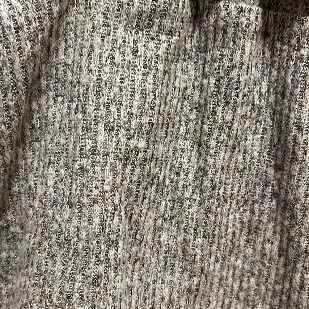 NWT PacSun Gray Crop Sweater V-Neck - Picture 2 of 4